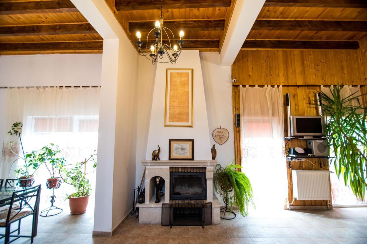 Villa Casa Domneasca Baia de Fier Esterno foto